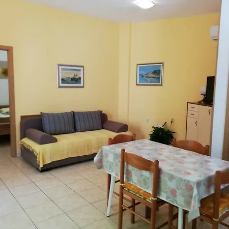 Center Tonka 아파트